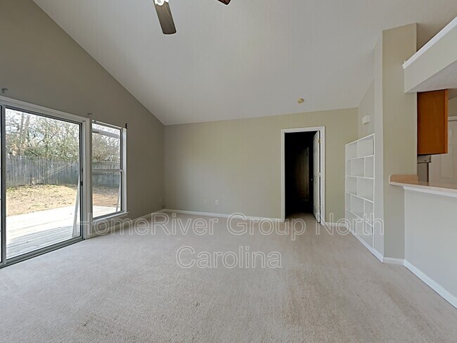 Foto del edificio - 3100 Ashe Croft Dr