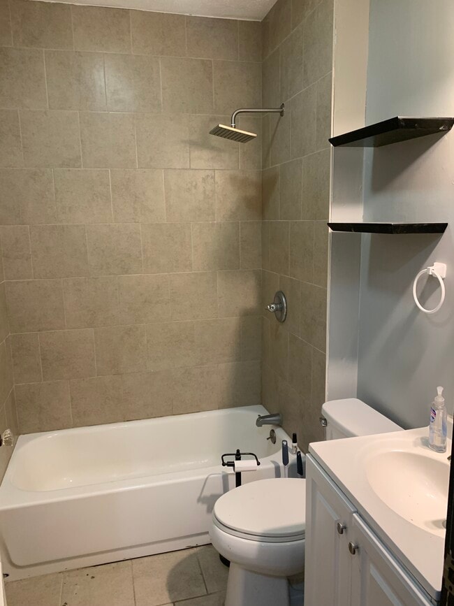 Photo - 709 E Oldham Ave House