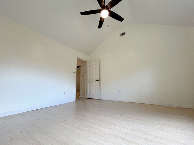 Building Photo - Updated 4 Bedroom Home in Navarre