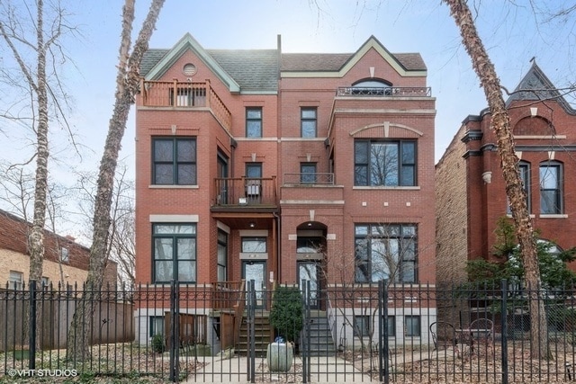 Building Photo - 2031 W Evergreen Ave