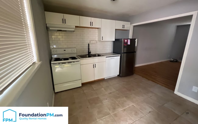 Building Photo - 34 N Idlewild St