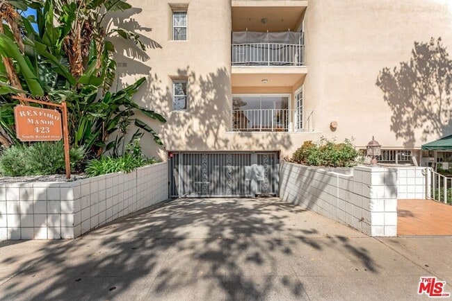 Building Photo - 423 Rexford Dr