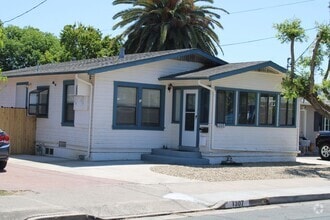 Building Photo - 1307 C St