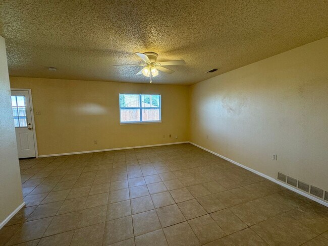 Foto del edificio - Cute 4-bedroom, 2-bathroom home with all c...