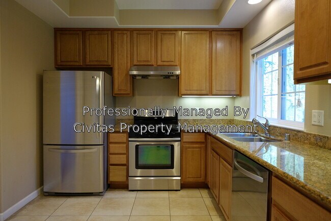 Foto del edificio - 730 Paula Ct