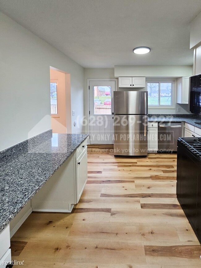 Foto del edificio - 3 br, 3 bath Townhome - 83 Stornoway Drive...