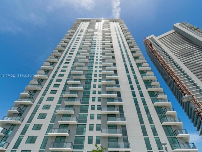 Foto del edificio - 501 NE 31st St