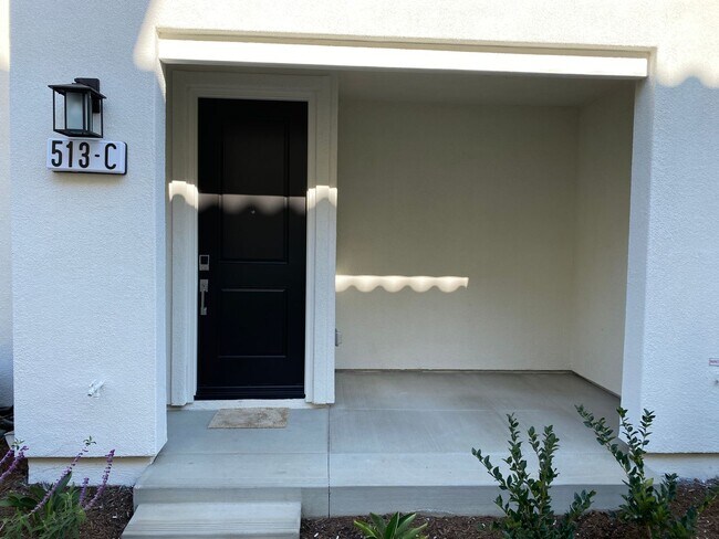 Building Photo - Brand New West Covina Townhome!