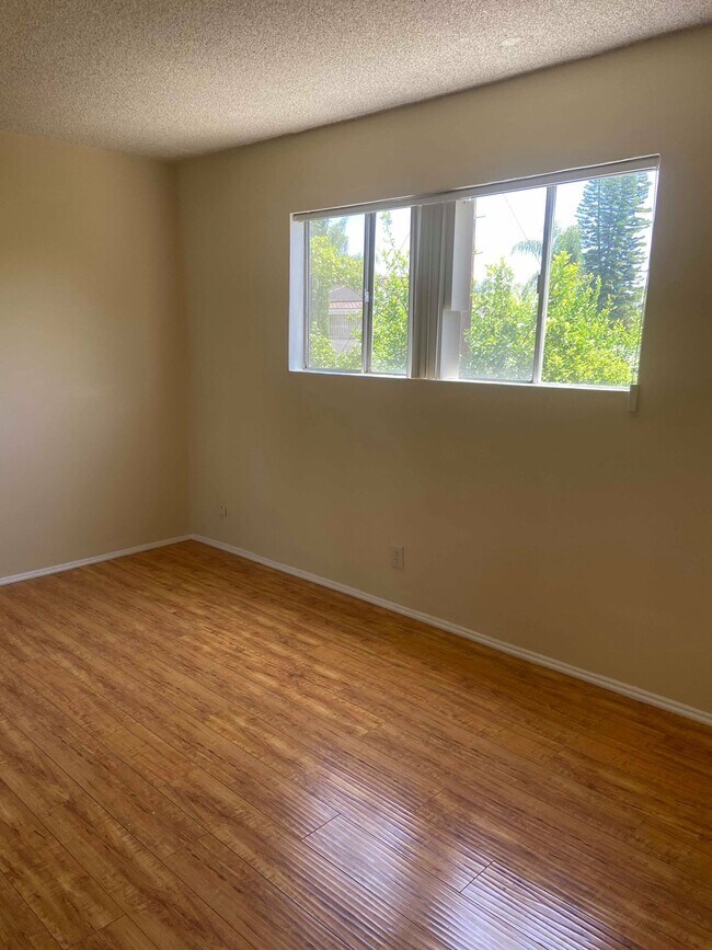 Building Photo - 5744 Laurel Canyon Blvd