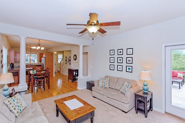 Foto del edificio - 30 Revere Run