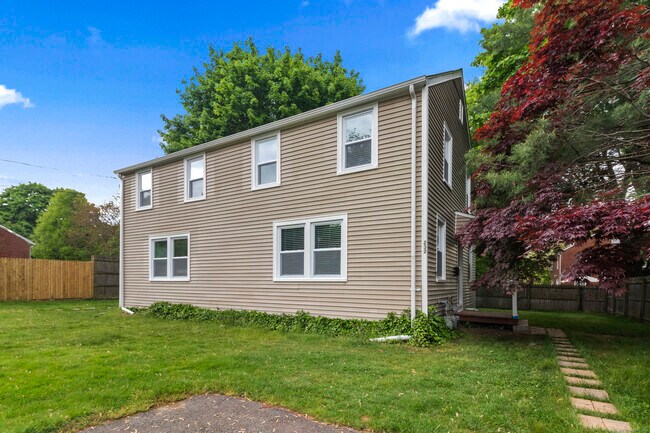 Building Photo - 232 Melville Dr