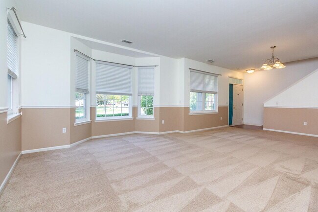 Foto del edificio - 3839 Norwich Dr