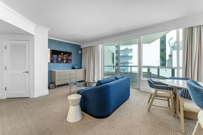 Foto del edificio - 4401 Collins Ave