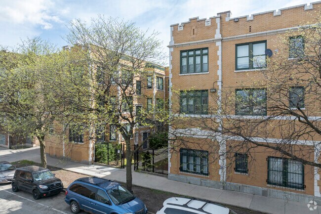 Building Photo - 4950-4958 W Madison St