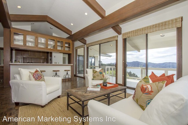 Building Photo - 9 Mira Flores Ln