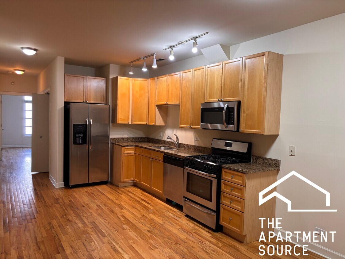 Foto principal - 3347 N Clark St