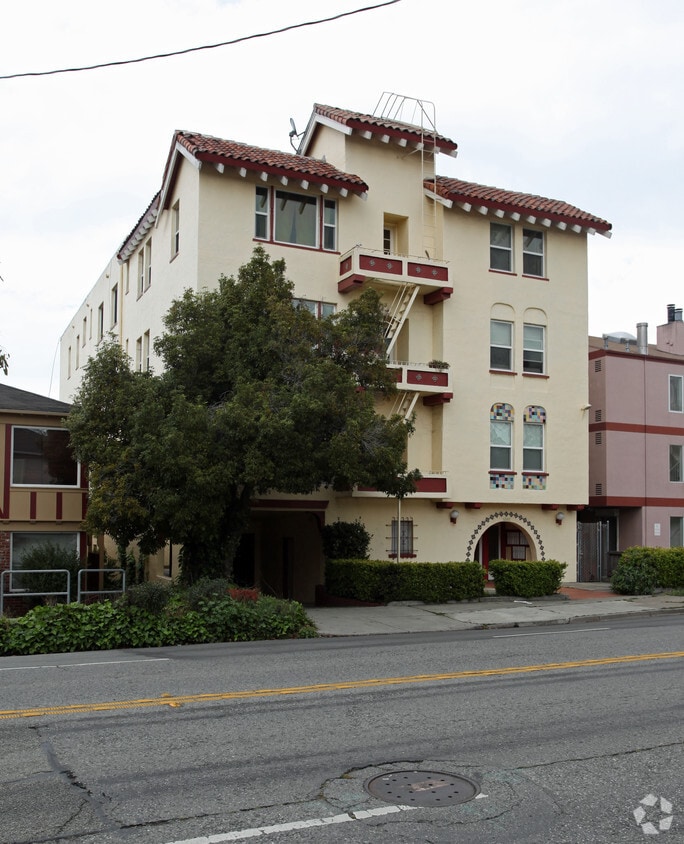 Building Photo - 1220 El Camino Real