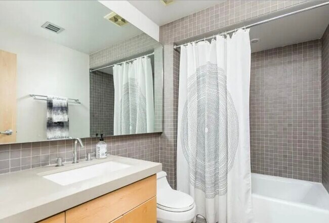 Foto del edificio - 727 E Portland St
