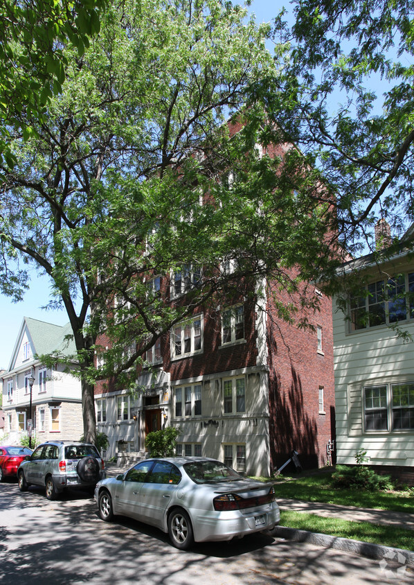 Building Photo - Benson