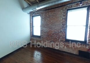 Building Photo - 1318 W Broad St