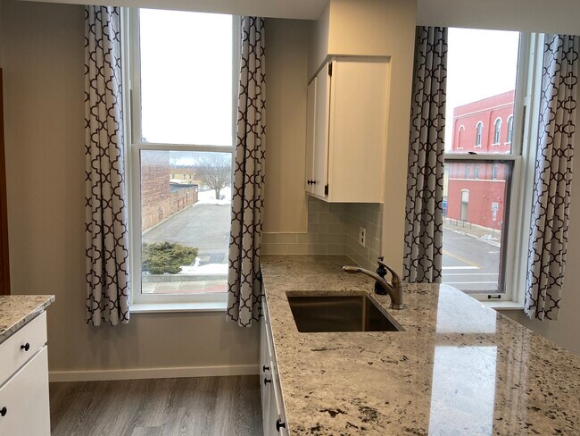 Kitchen - 104 N Walnut St