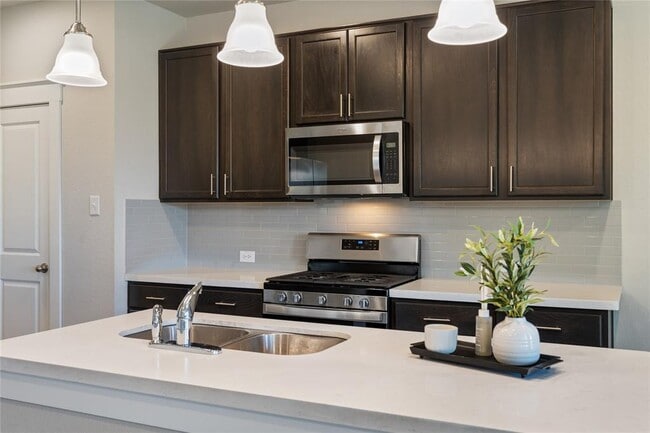 Building Photo - 17402 Bay Skipper Dr
