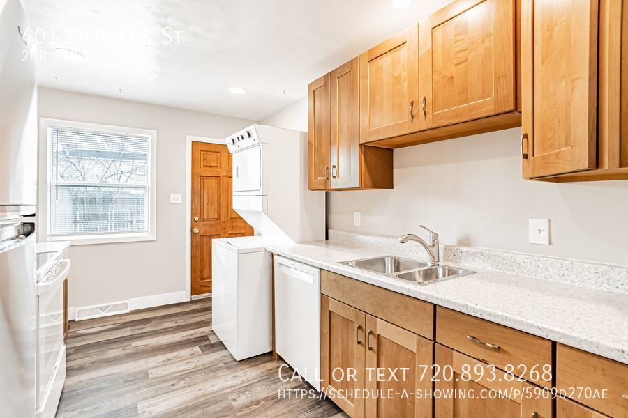 Primary Photo - Newly Remodeled 2 Bed 1.5 Bath Home with W...