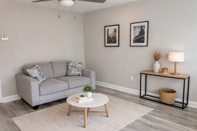 Building Photo - 516 Heights Blvd