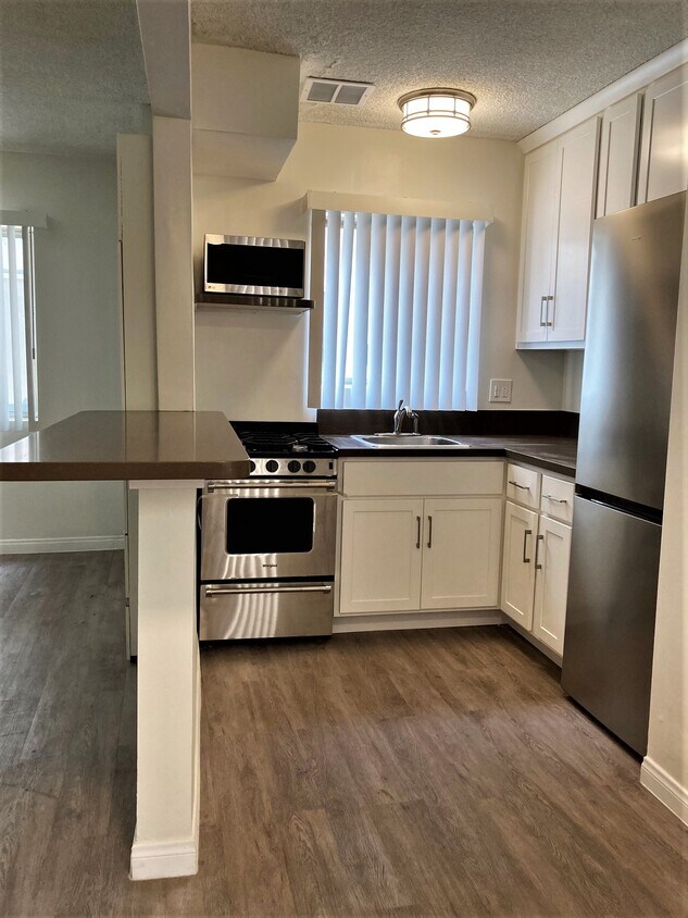 Foto principal - 2108 N Verdugo Rd