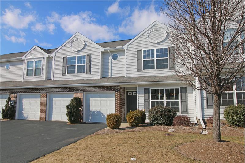 Foto principal - 144 Merlin Dr