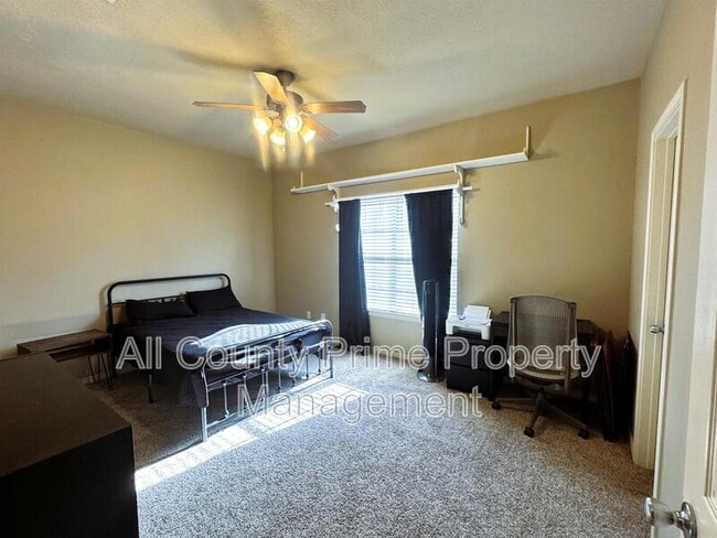 Building Photo - 331 Forest Dr Loop