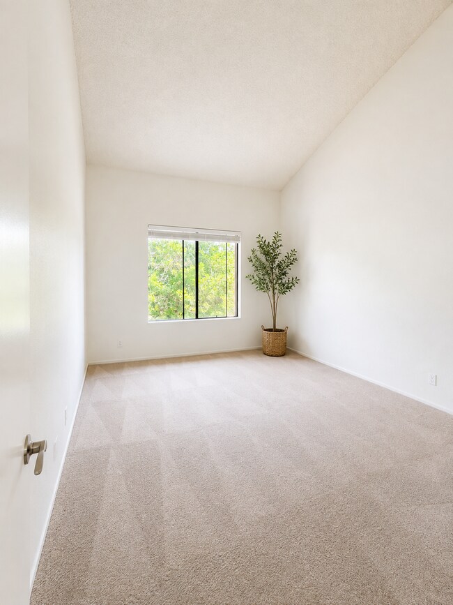 Foto del edificio - 751 Birchpark Cir