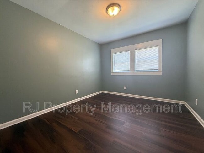 Building Photo - 3613 Ladue St