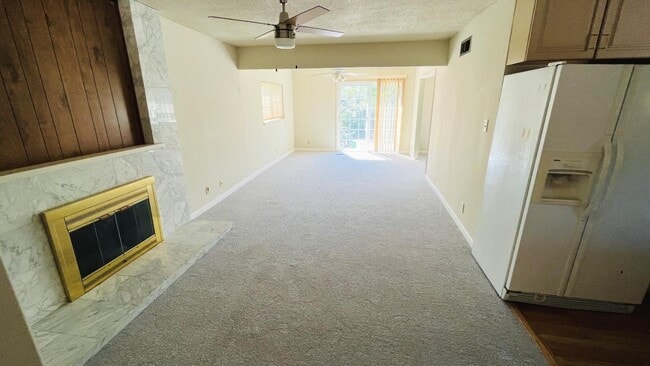 Building Photo - 10460 Davison Ave