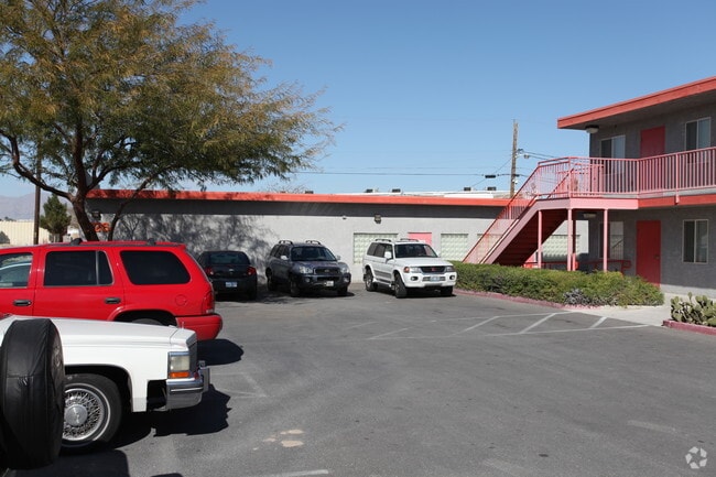 Building Photo - 1722-1726 W Bonanza Rd