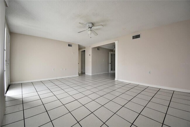 Building Photo - 1754 Debonair Dr