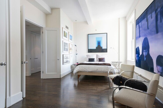 Building Photo - 161 Grand St