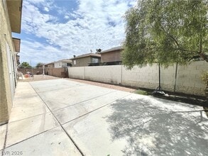 Building Photo - 3427 E Cheyenne Ave