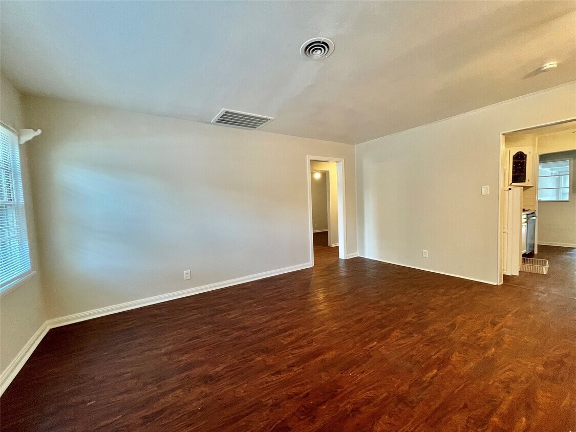 Foto principal - 1112 Southampton Dr