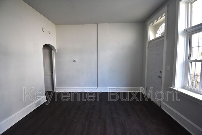 Building Photo - 1544 Chichester Ave