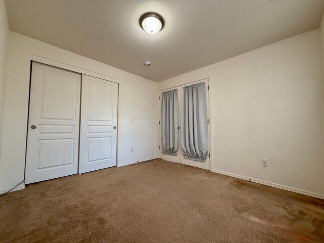 Building Photo - YOU WON'T WANT TO MISS OUT ON THIS AMAZING...