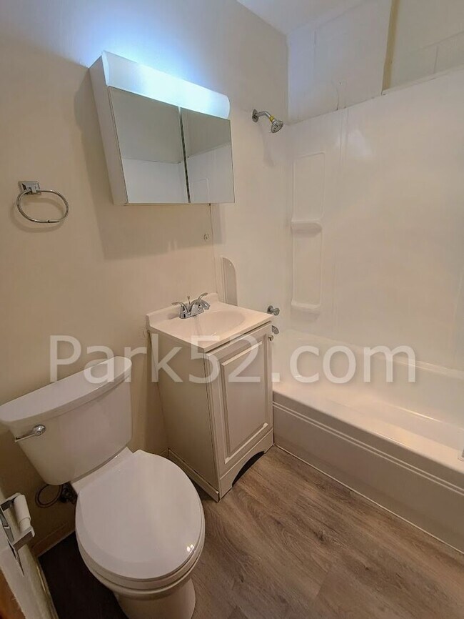 Foto del edificio - 1 Bed 1 Bath Tacoma Apartment