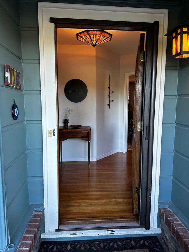 Building Photo - 3710 Serrano St
