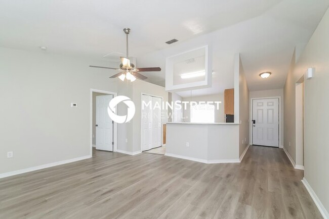 Building Photo - 738 Squirrel Ct
