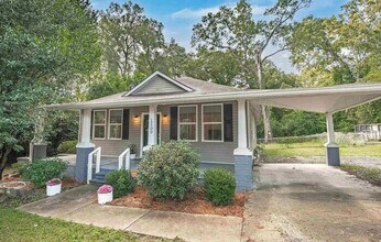 Building Photo - 1100 Columbia College Dr