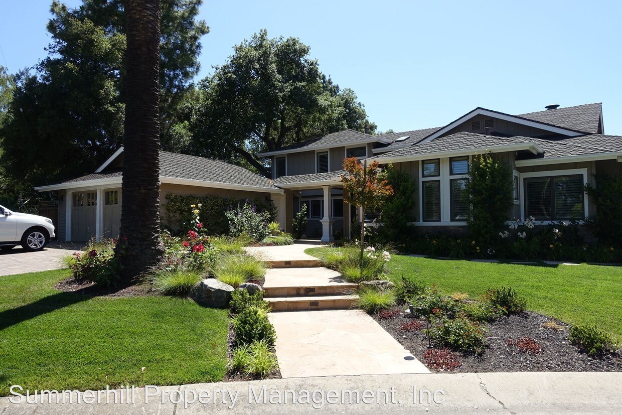Primary Photo - 610 Twelve Acres Dr