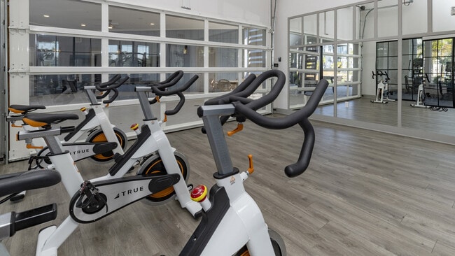 Building Photo - Tessa Springs