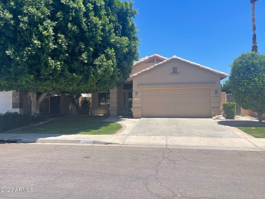 Foto principal - 3641 S Hawthorn Dr