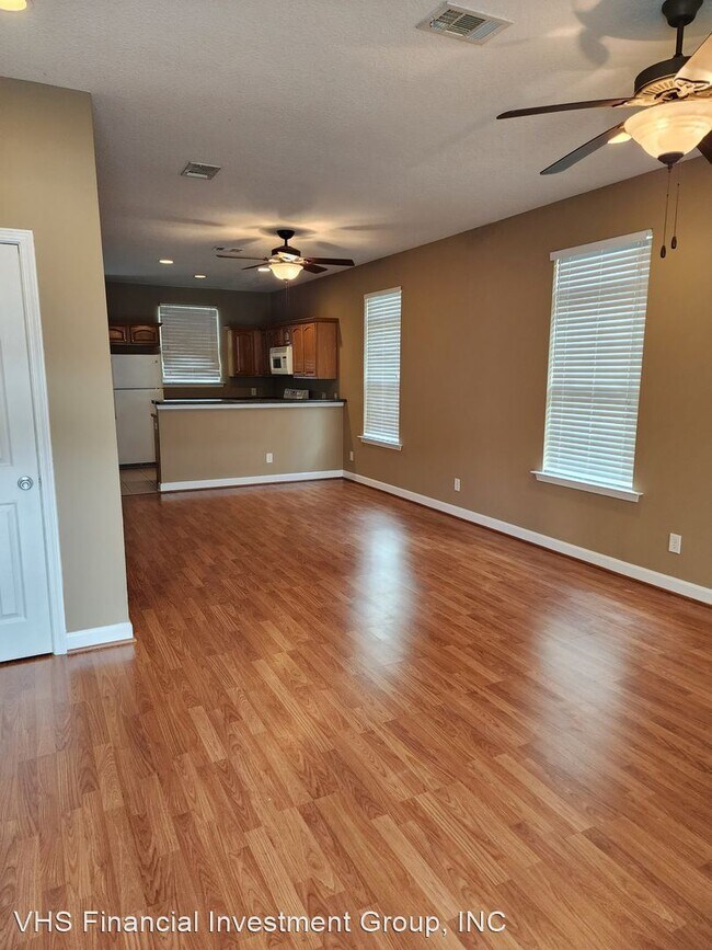 Building Photo - 4 br, 3.5 bath House - 122 Governors Blvd