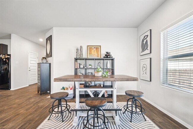 Building Photo - 5525 Sacra Cv